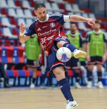 Futsal, la Pirossigeno Cosenza riuscirà nell’impresa di salvarsi? Paride Marchio, capitano della Pirossigeno Cosenza (foto Michele De Marco)