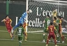 Serie B, il gol del portiere Iannarilli regala un punto all’Avellino: Catanzaro beffato al 95′ Serie B, il gol del portiere Iannarilli regala un punto all'Avellino Catanzaro beffato al 95'