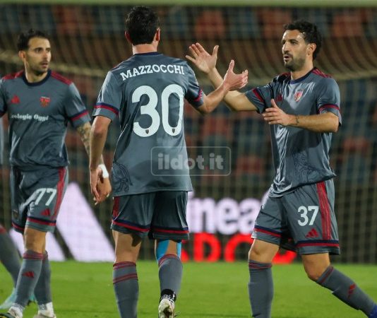 Cosenza-Trapani 1-0, le pagelle dei lupi. Torna Mazzocchi ed è il match-winner Simone Mazzocchi, suo il gol decisivo in Cosenza-Trapani (foto Michele De Marco)