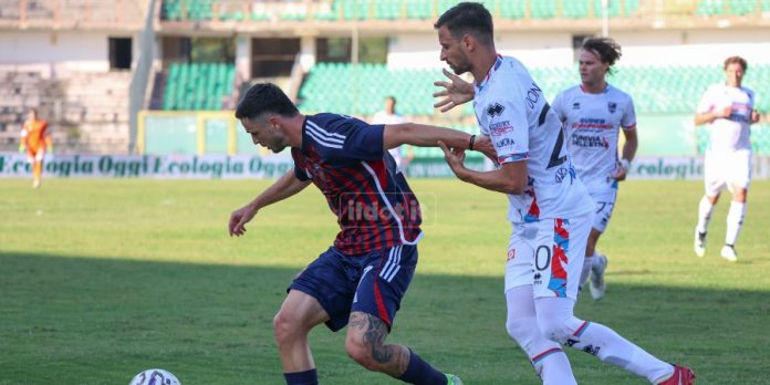 Un momento di Cosenza-Catania (foto Michele De Marco)