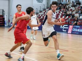 Basket, playoff DR1: alla Pirossigeno Cosenza Gara 1 di semifinale, 78-61 alla Lumaka RC Basket, playoff DR1 alla Pirossigeno Cosenza Gara 1 di semifinale, 78-61 alla Lumaka RC