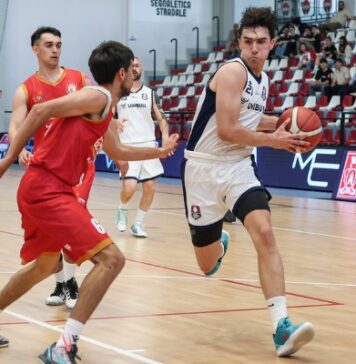 Basket, playoff DR1: alla Pirossigeno Cosenza Gara 1 di semifinale, 78-61 alla Lumaka RC Basket, playoff DR1 alla Pirossigeno Cosenza Gara 1 di semifinale, 78-61 alla Lumaka RC
