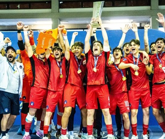 Calabria sul tetto d’Italia: trionfo Under 19 al Torneo delle Regioni di calcio a 5 Calabria sul tetto d’Italia trionfo Under 19 al Torneo delle Regioni di calcio a 5