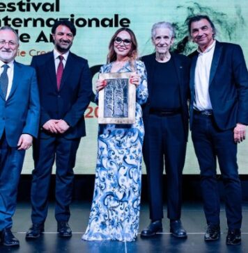 Celico International Arts Festival: ieri la serata inaugurale con David Cronenberg e Ornella Muti Celico International Arts Festival ieri la serata inaugurale con David Cronenberg e Ornella Muti (foto Torchia)