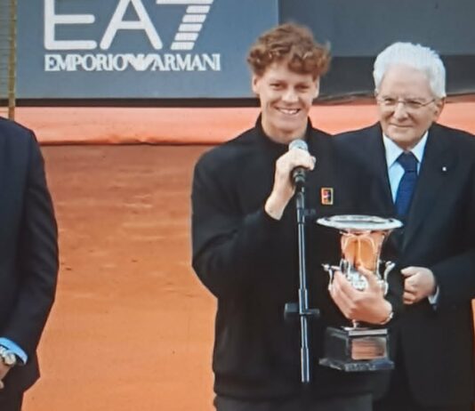 Sinner ottavo re di Roma, impresa che entra nella storia del tennis italiano e mondiale Jannik Sinner vince gli Internzionai d'Italia ( foto-video youtube)