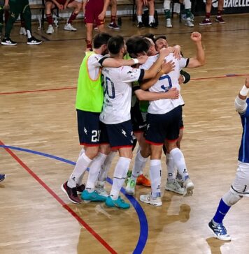 Duelle Futsal Cetraro nella storia: travolta la Roma. Via alla festa, è Serie A2 Duelle Futsal Cetraro