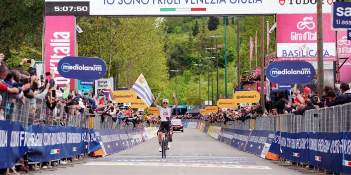 Giro d'Italia a Potenza vittoria di tappa bis con Arrieta per la UAE Giro d'Italia a Potenza vittoria di tappa bis con Arrieta per la UAE