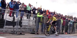 Giro d'Italia prima stoccata di Vingegaard in cima al Blockhaus