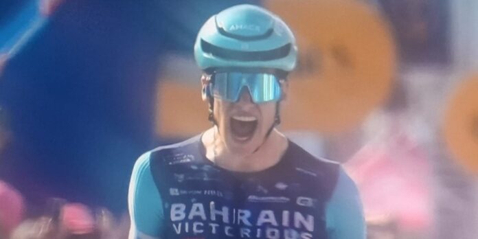 Giro d'Italia, tappa n°12 gran numero di Segaert lungo le strade di Coppi Giro d'Italia, tappa n°12 gran numero di Segaert lungo le strade di Coppi