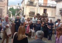 Grande successo per la “Passeggiata nel cuore antico di Cosenza” promossa dal M5S Cosenza Grande successo per la “Passeggiata nel cuore antico di Cosenza” promossa dal M5S Cosenza