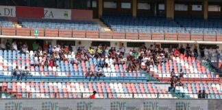 Cosenza-Casarano: da domani attiva la prevendita dei biglietti. Riaperte le due curve La tribuna B del San Vito-Gigi Marulla (foto Michele De Marco)
