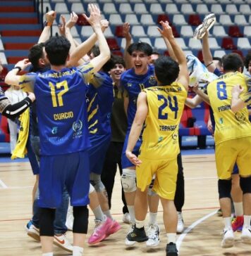 Impresa storica della Pallavolo Milani, che festeggia il ritorno in Serie B dopo 23 anni Pallavolo Milani in Serie B