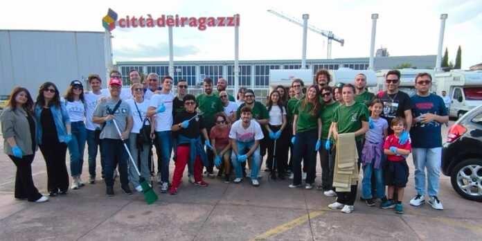 Raccolta Ecologica Social Builders