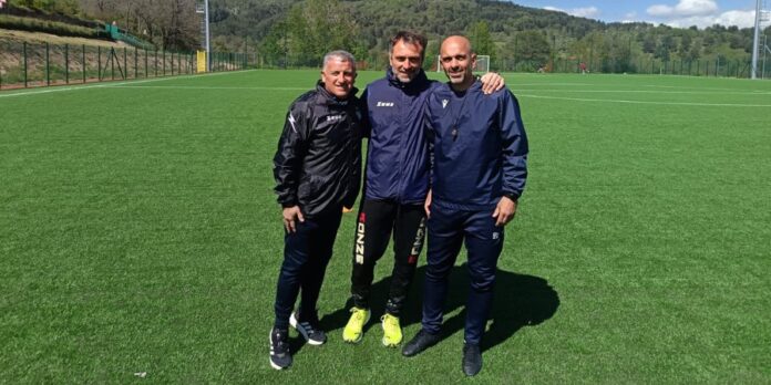 Mister Orlando - Mister in seconda Benincasa - Prof Mascaro Mister Orlando con l'allenatore in seconda Benincasa e il prof. Mascaro