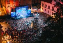 Il cielo (non) è sempre più blu: polemiche per il concerto di Radio 2 a Cosenza Foto concerto da drone