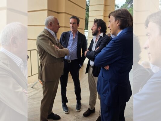 “Il cielo è sempre più blu”, Caruso incontra Occhiuto e i vertici di Radio 2 e Rai Com Incontro Caruso-Occhiuto