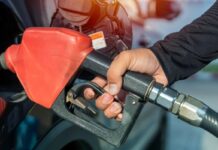 Gasolio self in autostrada sopra i 2 euro: la stangata d’estate