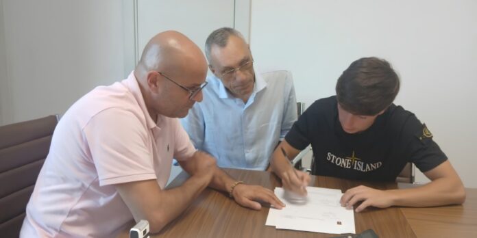 Il giovane talento calabrese Daniele Amedeo firma per il Grosseto Il giovane talento calabrese Daniele Amedeo firma per il Grosseto